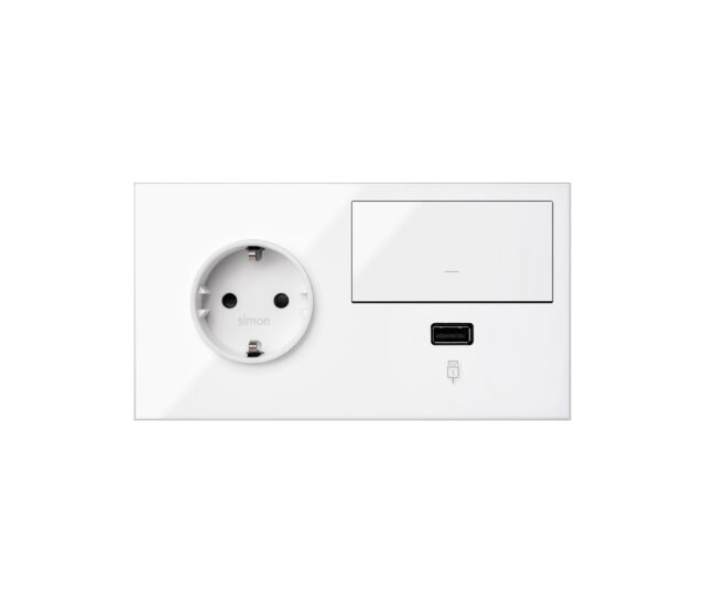 Simon socket with USB A+C Chargers
